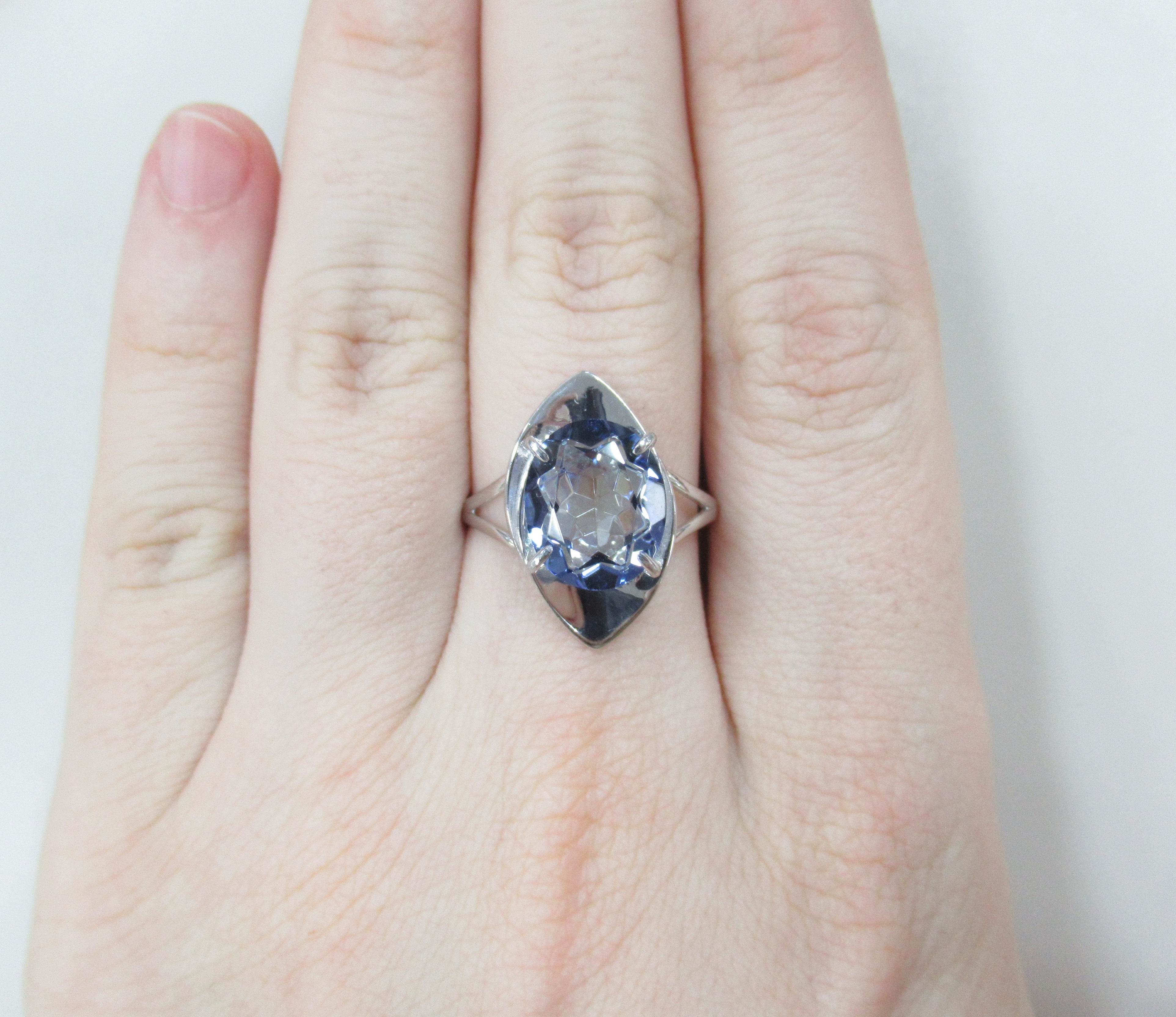 Серебряное кольцо с синим горным хрусталем